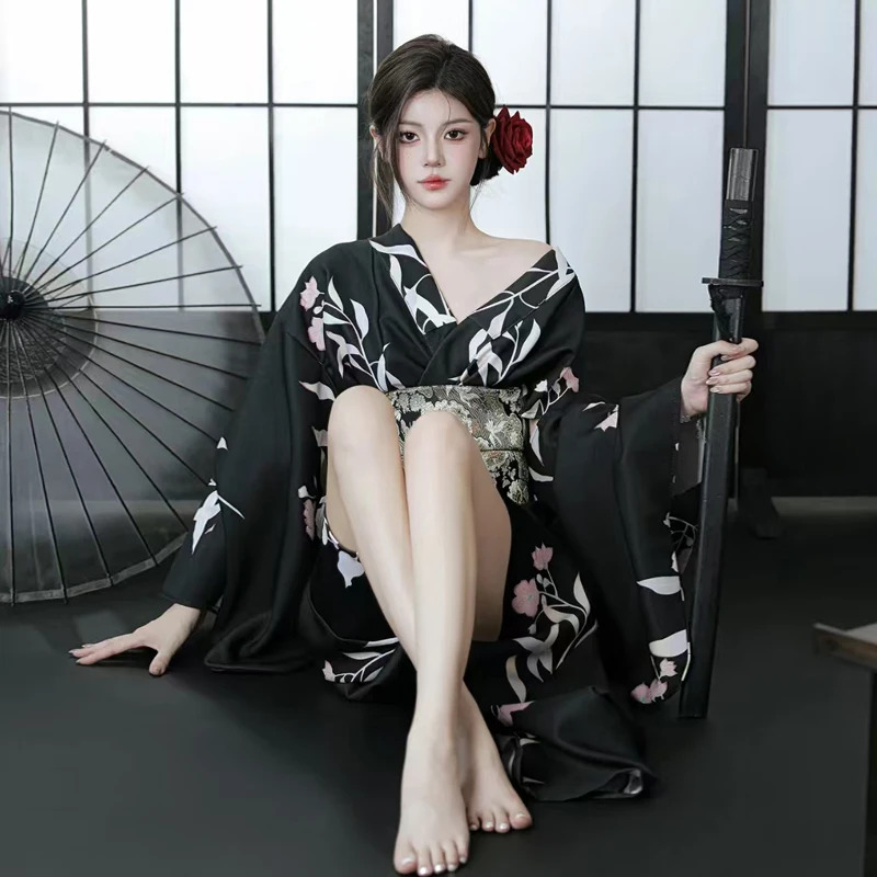 Kimono Jepang Hitam Pakaian Bu - Asian Cosplay Anime ulasan dan harga