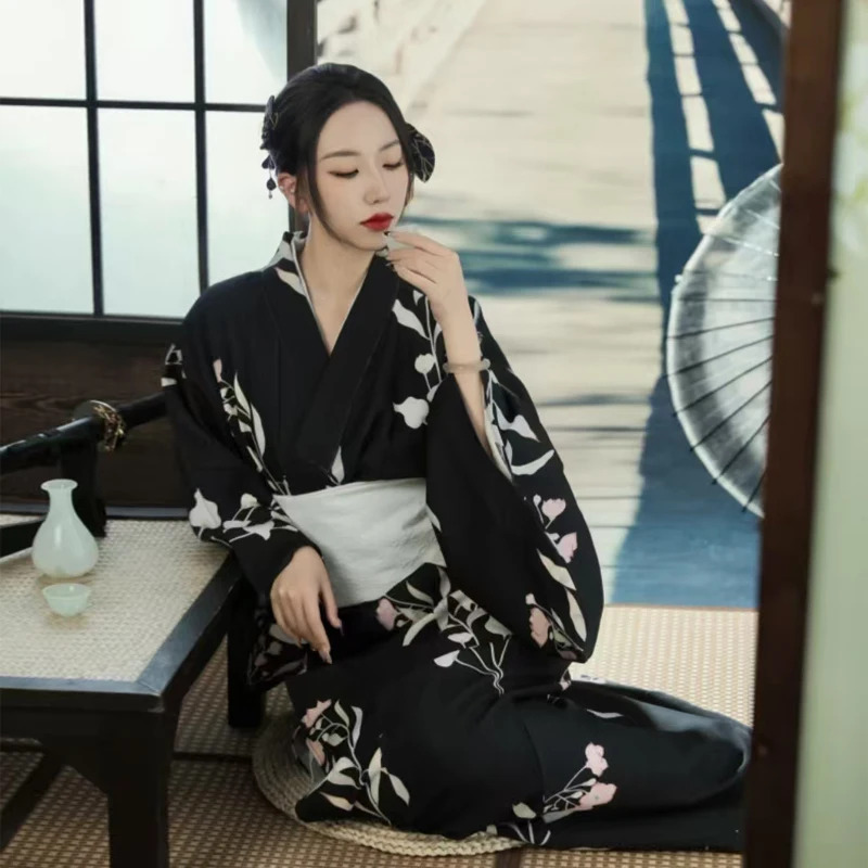 Kimono Jepang Hitam Pakaian Bu - Asian Cosplay Anime ulasan dan harga